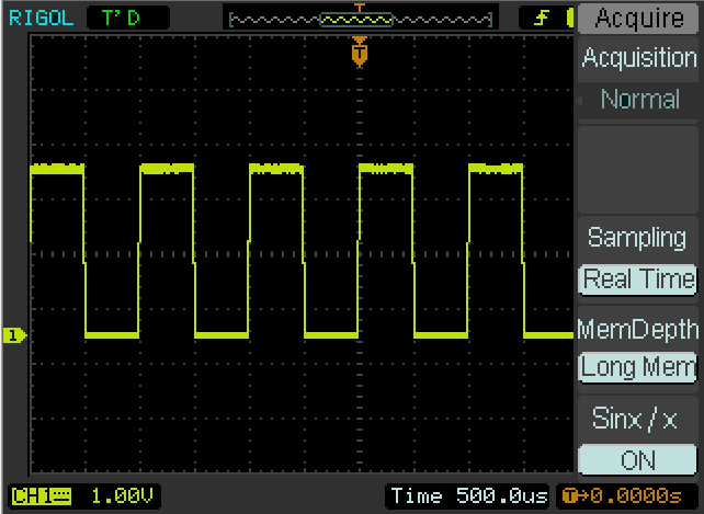 Long oscilloscope acquisition with a magnified section of the waveform