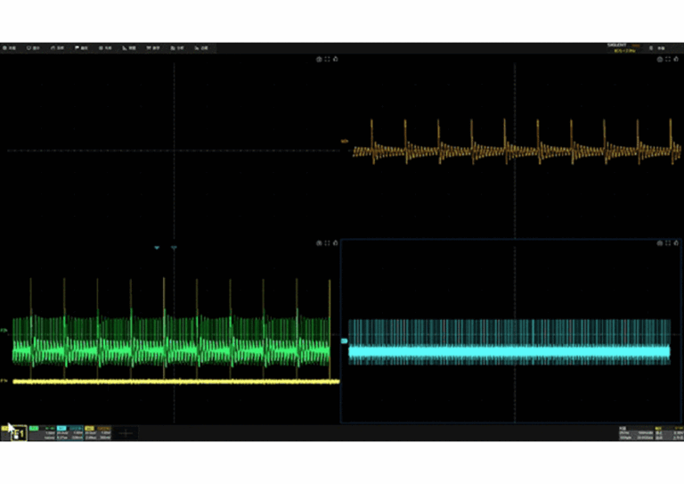 Multi-window display modes<br />
<br />
7 display modes to meet different observation needs.<br />
<br />
SigScopeLab can display multiple waveforms simultaneously in different Windows, can individually adjust the horizontal time base and vertical scale of the stored waveforms, and can place waveforms by dragging and dropping.